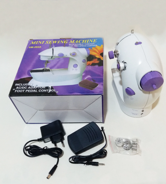 Mini machine à coudre